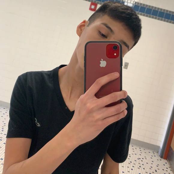 Meet your Posher, Derick - Picture 1 of 1